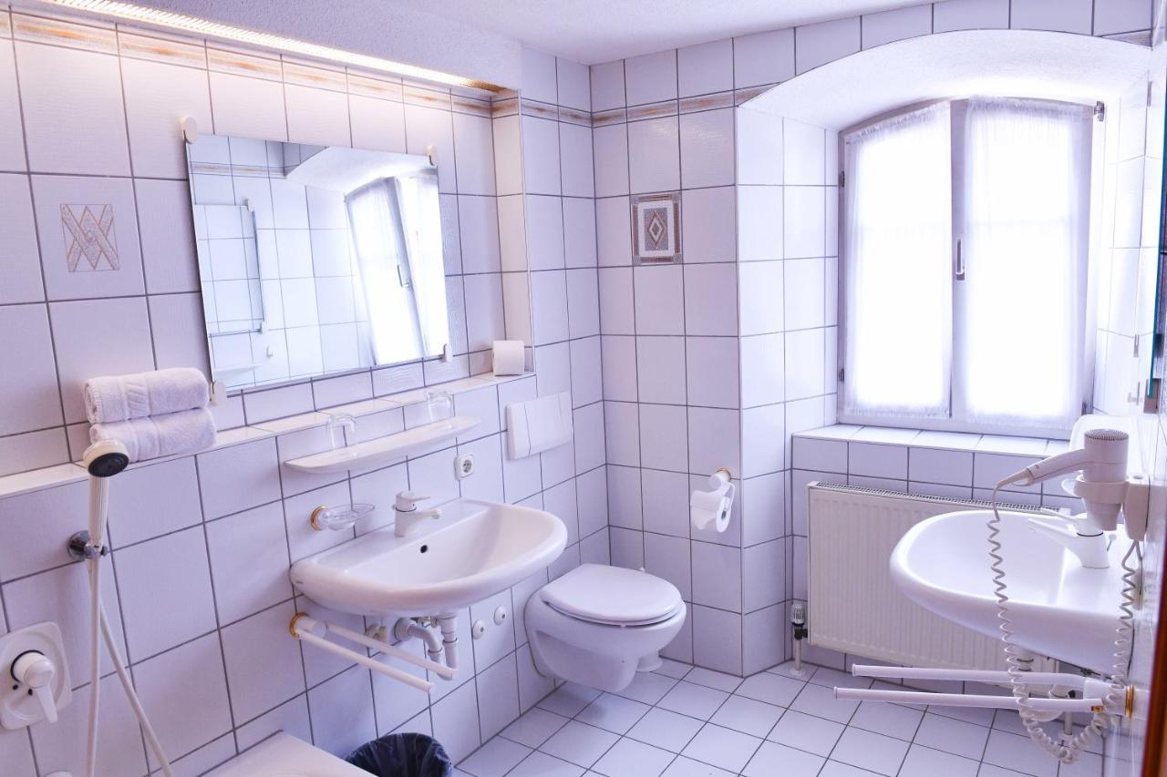 Hotel Gaestehaus Linde Mörnsheim Extérieur photo